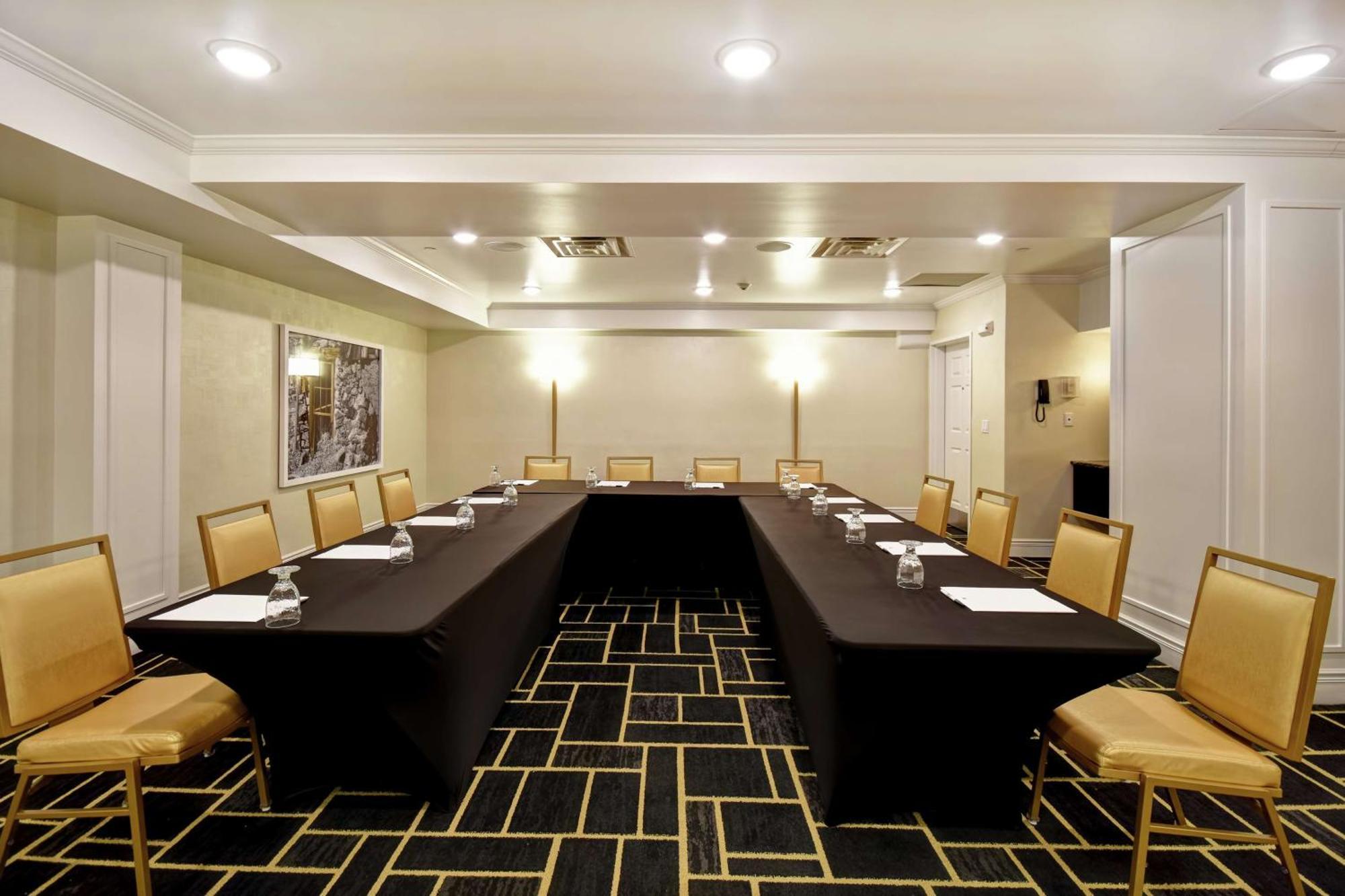 Doubletree By Hilton Deadwood At Cadillac Jack'S Exteriér fotografie